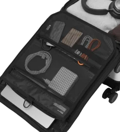 Ramverk Pro Front-Access Carry-On